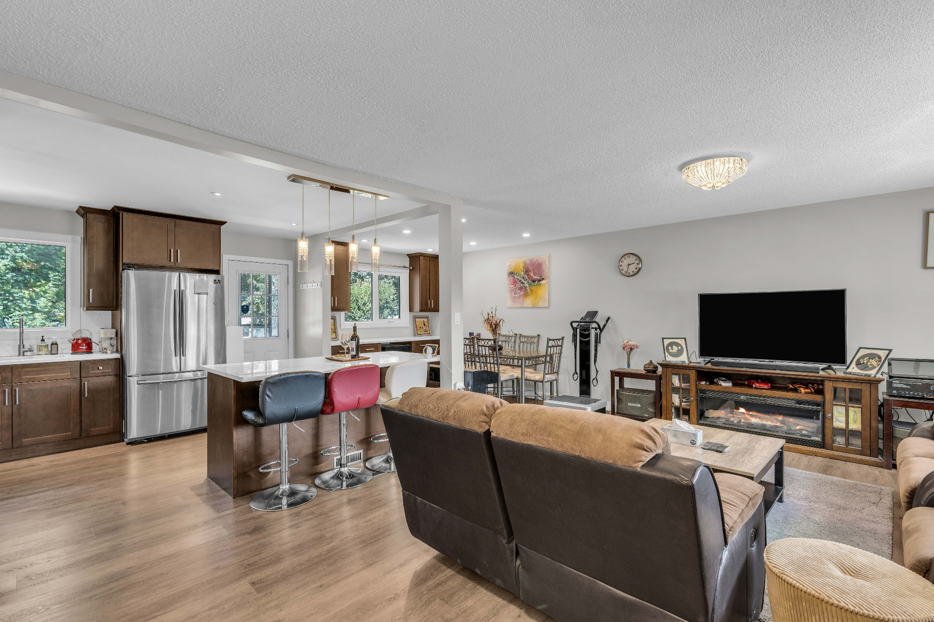 ✨萨斯卡通四卧两卫学区好房出租✨